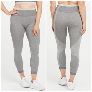 Spanx Women's Seamless Sculpt Leggings in
Spacedye Cloudy Gray Size M